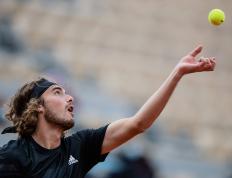 乐鱼app-包含澳大利亚网球队完胜意大利网球队，西西帕斯绝境逆转的词条