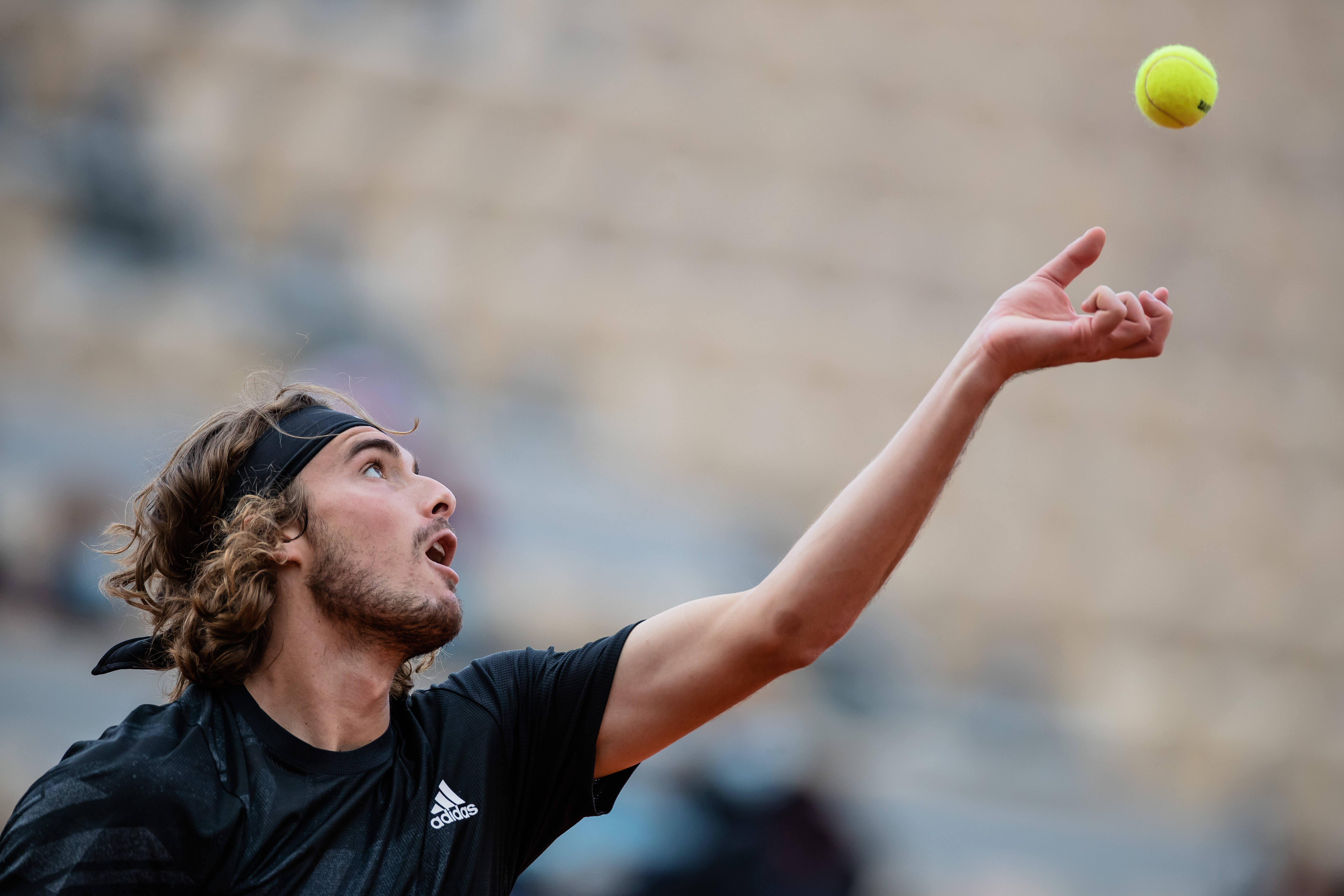 乐鱼app-包含澳大利亚网球队完胜意大利网球队,西西帕斯绝境逆转的词条